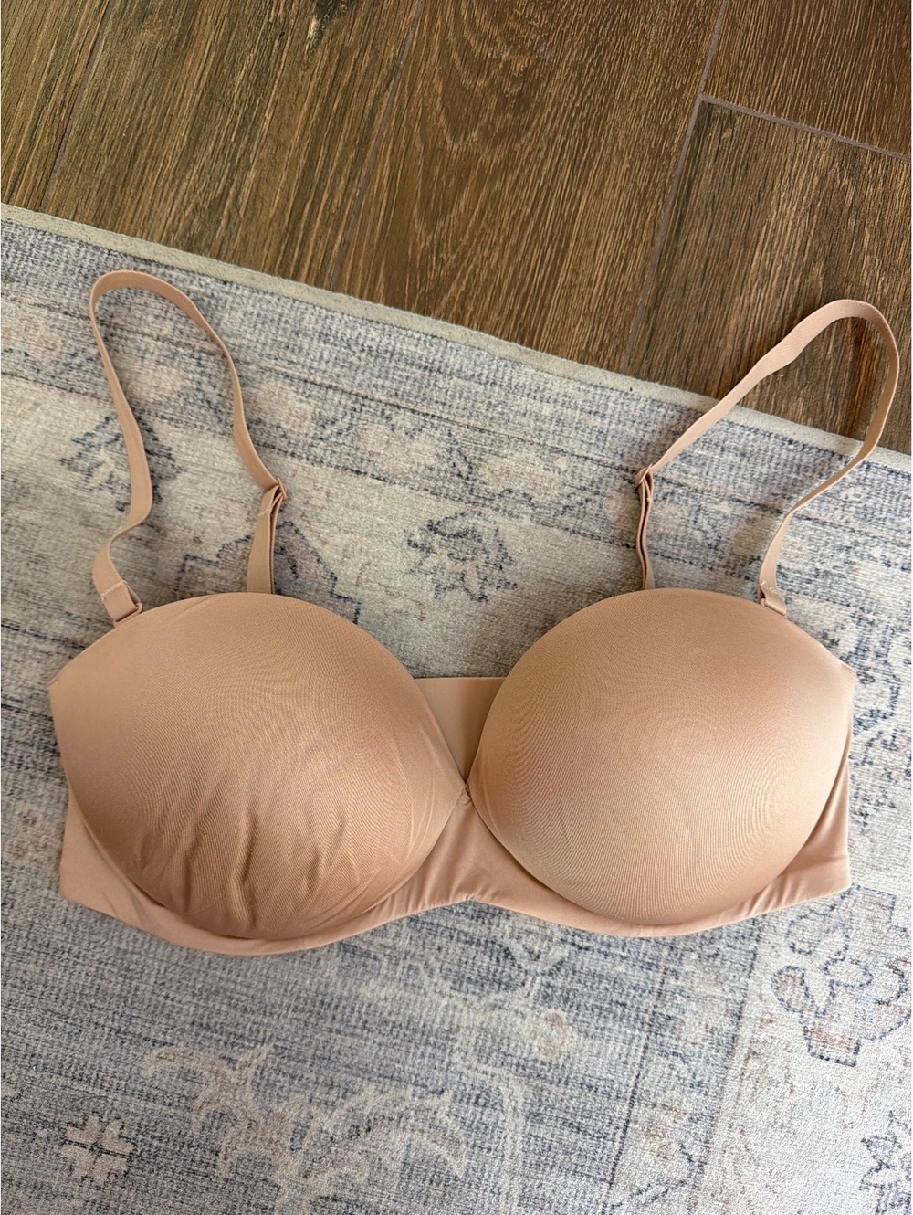 Skims Nude Strapless Bra Size 38D